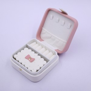  Travel Jewelry Organizer