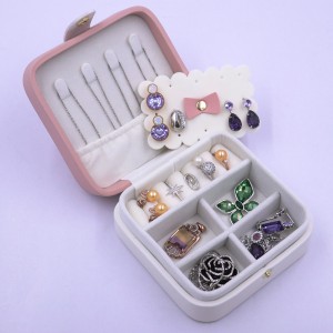  Travel Jewelry Organizer