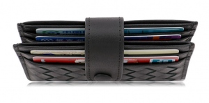 Biofold card pouch in woven leather