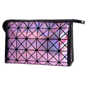 Geometric and Holographic cosmetic bag