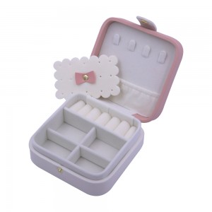  Travel Jewelry Organizer